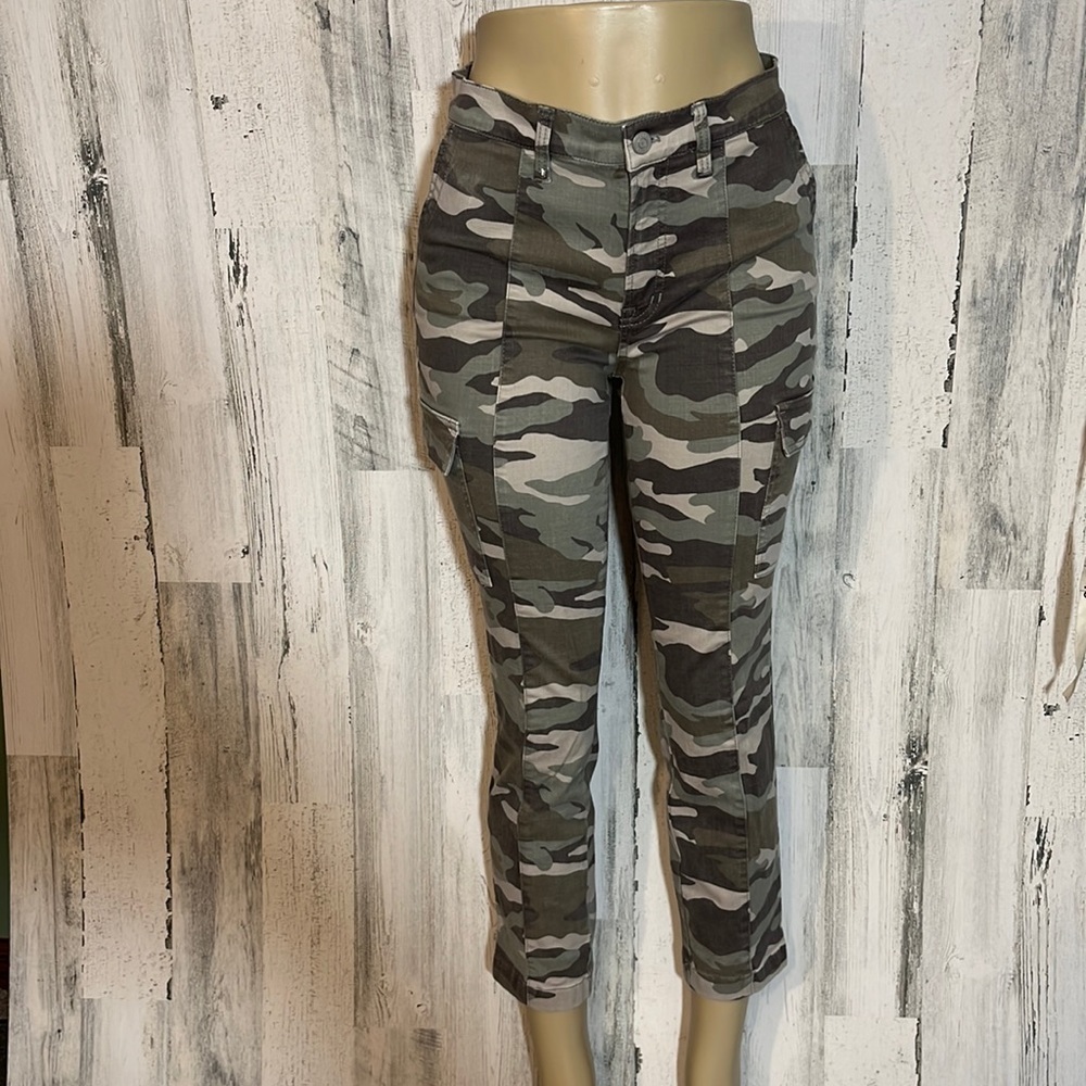 A9- womens cute camo jeans size 27 J CREW